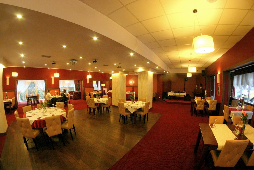 Hotel I Restauracja Złoty Las Buitenkant foto