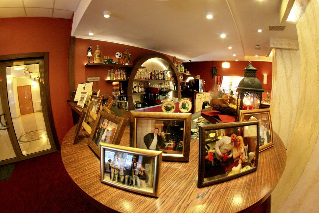 Hotel I Restauracja Złoty Las Buitenkant foto