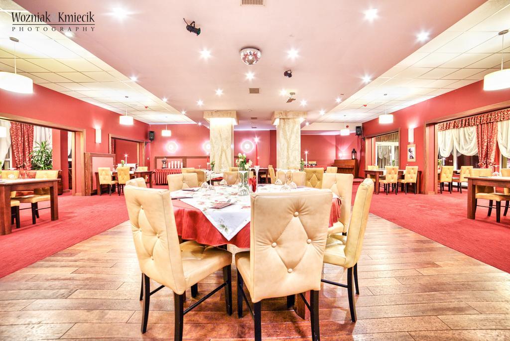 Hotel I Restauracja Złoty Las Buitenkant foto