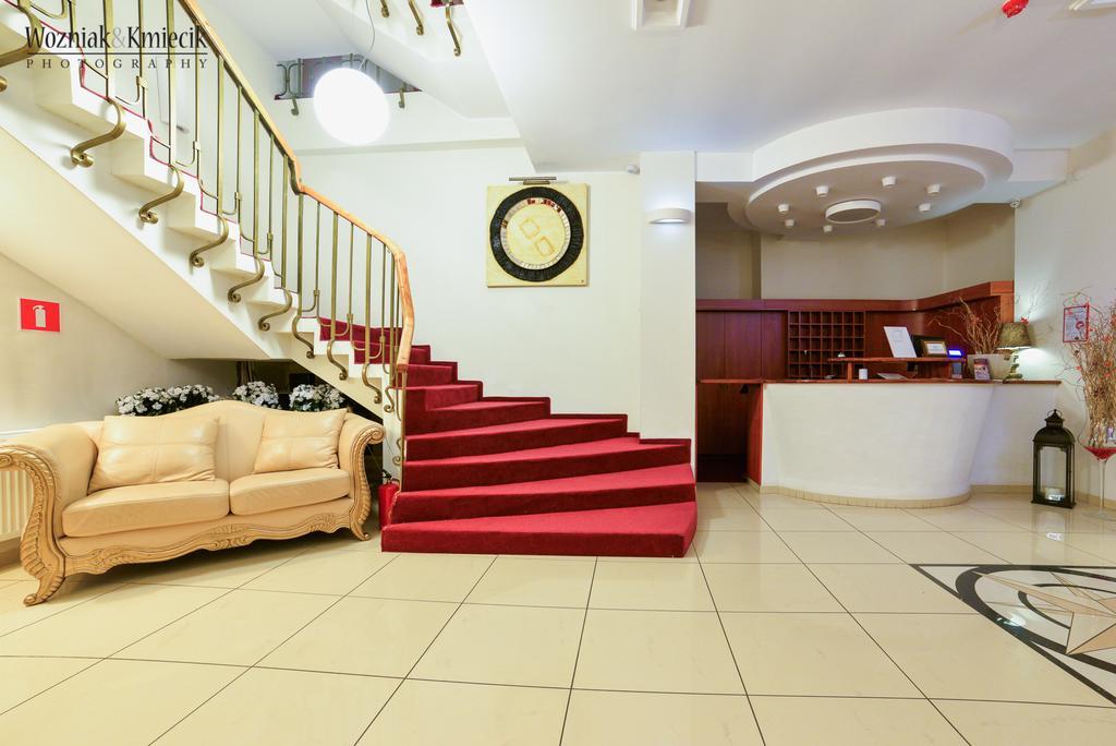 Hotel I Restauracja Złoty Las Buitenkant foto