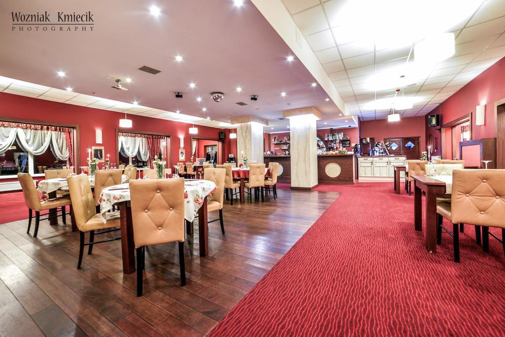 Hotel I Restauracja Złoty Las Buitenkant foto