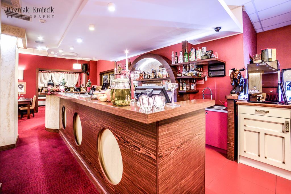 Hotel I Restauracja Złoty Las Buitenkant foto