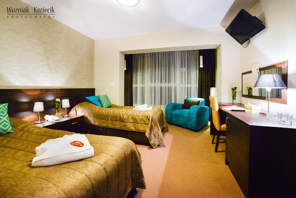 Hotel I Restauracja Złoty Las Buitenkant foto
