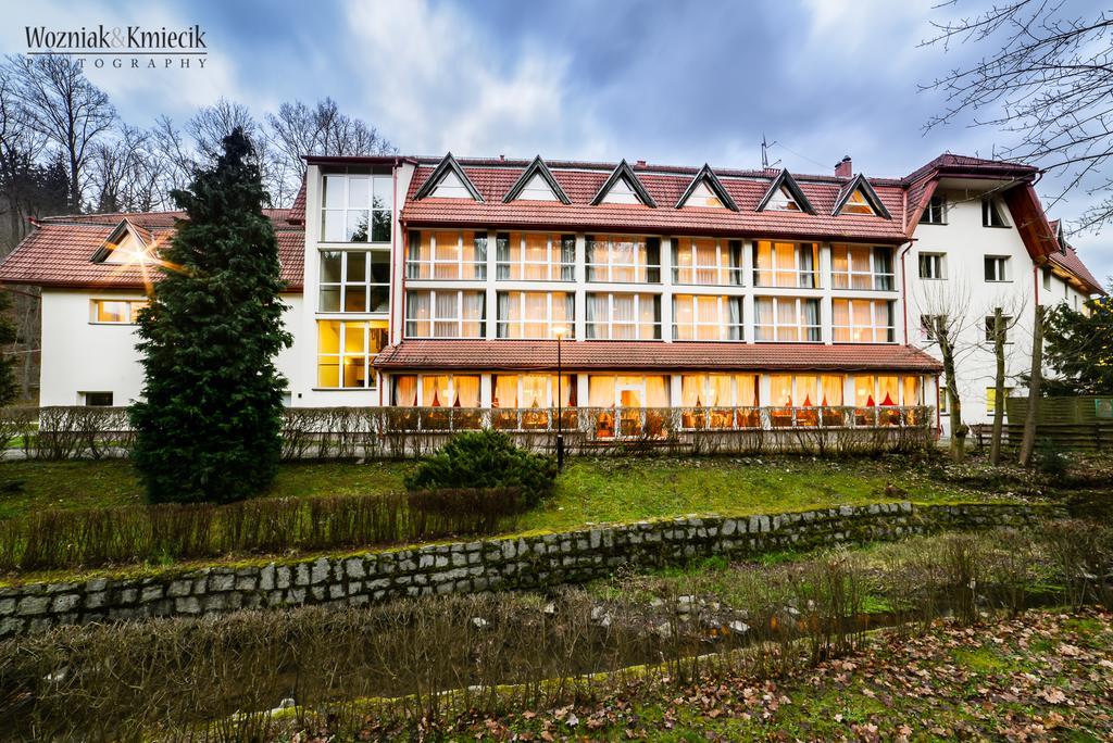 Hotel I Restauracja Złoty Las Buitenkant foto